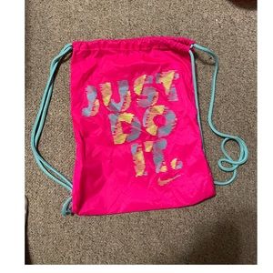 Nike jaw string bag